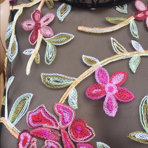 Elegant  Embroidered Romper size L and M - Picture 5 of 8